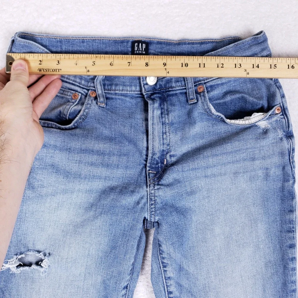 GAP Denim Girlfriend Jeans Womens 6/28 Light Wash Distressed Frayed Hem Stretch